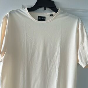 CUTS nwot Men’s Medium T Shirt